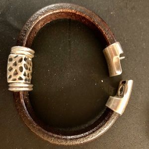 listing-status-banner